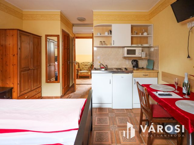 Újszerű, 10 egységből álló apartmanház a Vár tövében