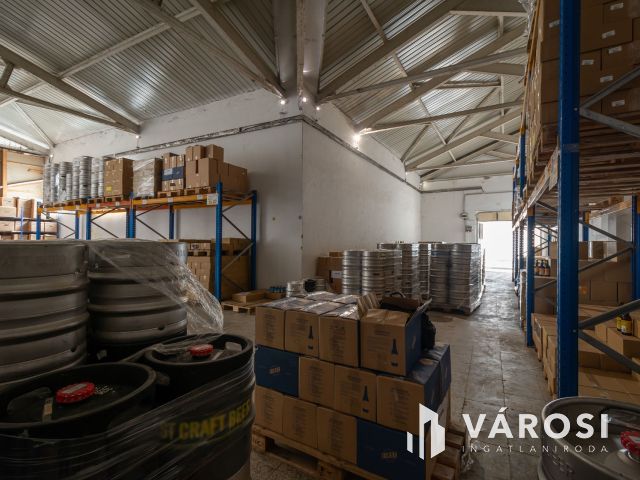 Kiadó fűthető 190 m2 raktár a Váci úton, parkolóval