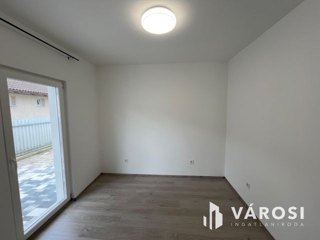 Debrecen 2 generációs, teljes körűen felújított ingatlan!