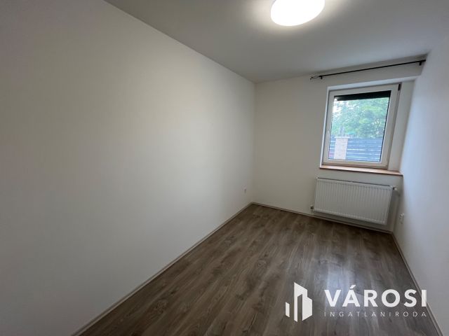 Debrecen 2 generációs, teljes körűen felújított ingatlan!