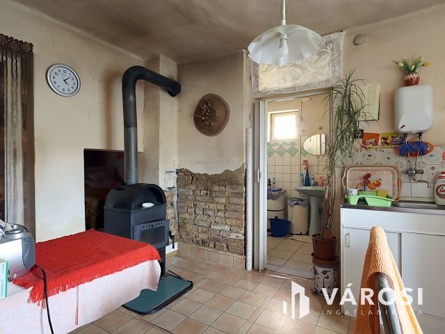 Felújítandó beépített verandás ház eladó Recsken