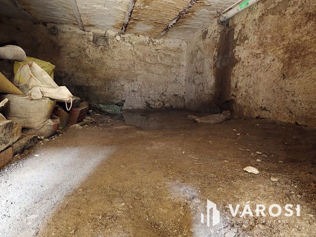 Felújítandó beépített verandás ház eladó Recsken