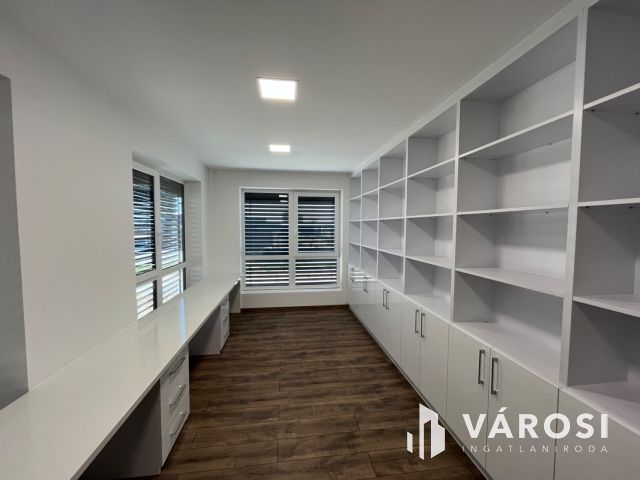 Figyelem!!! Déli Ipari park, telephely, csarnokok, irodák!