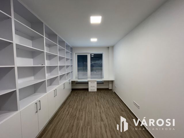 Figyelem!!! Déli Ipari park, telephely, csarnokok, irodák!