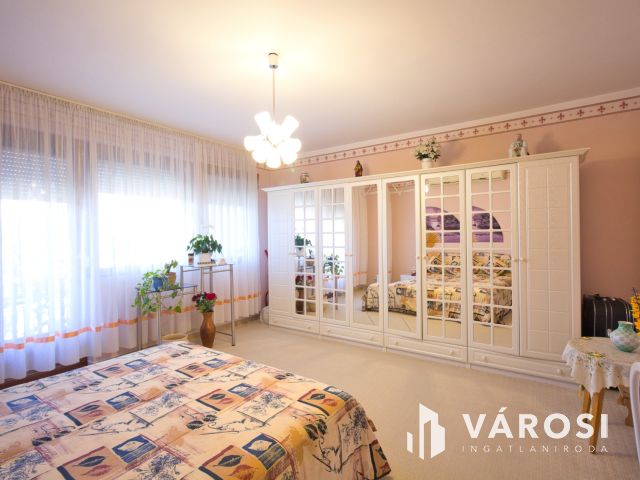 Vásárhelyen, csendes otthon a belvárosban