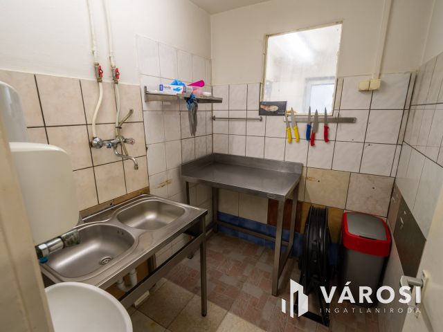 Kiadó főzőkonyha raktárral, irodával a XIII. kerületben