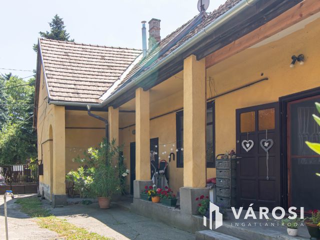 Sváb parasztház Pilisborosjenő szivében eladó