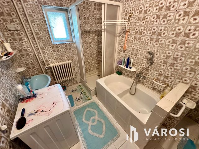 Kiváló adottságú, 3 szobás ikerház eladó!