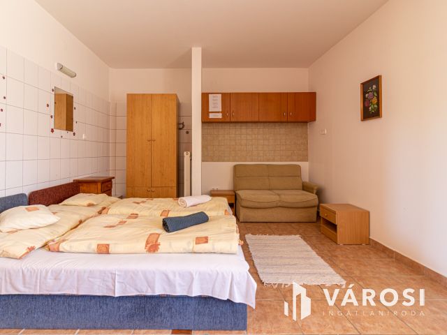 Eladó panzió saját parkolóval, nagy kerttel Bogácson!