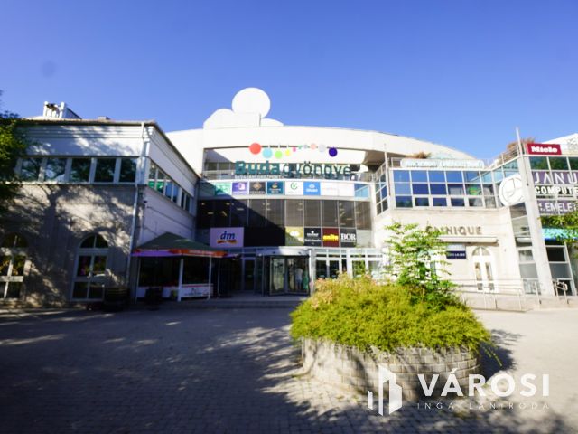 Forgalmas helyen a Budagyöngye bevásárlóközpontban!