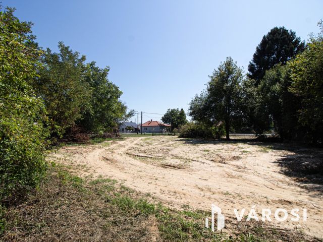 Saroktelek a szlovén határ mellett!