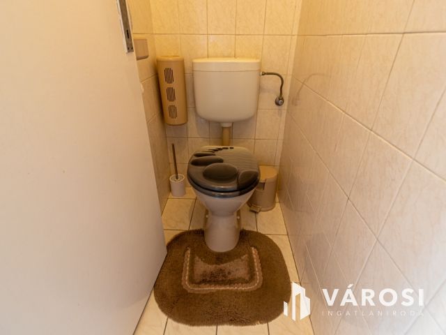 Két szintes családi ház nagy garázssal Egerben!