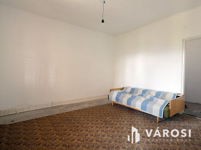 Recsken panorámás telken jó állapotú családi ház eladó