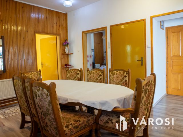 Napelemes családi ház Lánycsók csendes utcájában eladó