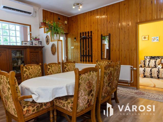 Napelemes családi ház Lánycsók csendes utcájában eladó