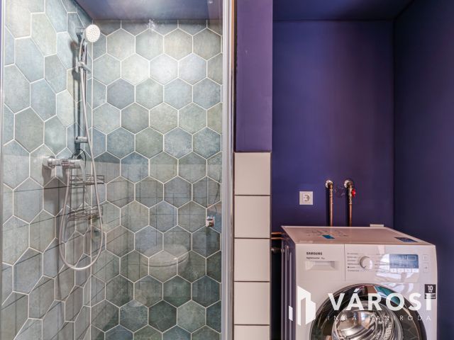 Kétlakásos kulcsrakész befektetés Reök-palotával szemben!