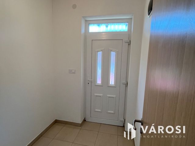 Debrecen mellett, 3 szoba nappalis kulcsrakész ház!