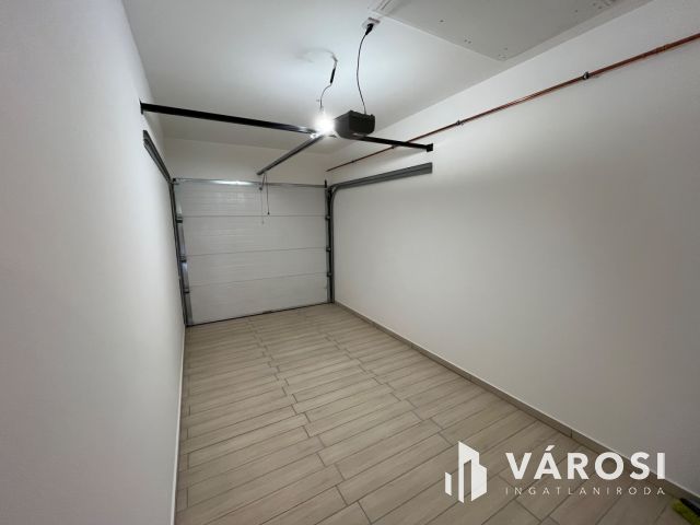 Debrecen mellett, 3 szoba nappalis kulcsrakész ház!