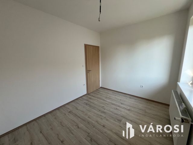 Debrecen mellett, 3 szoba nappalis kulcsrakész ház!