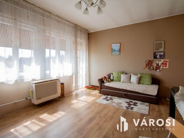 Lentiben eladó ház, családias, nyugodt részen!