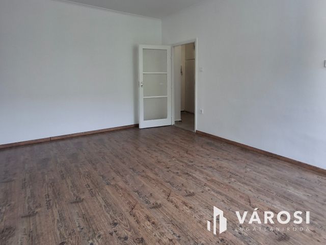 Felújított kislakás Tökölön