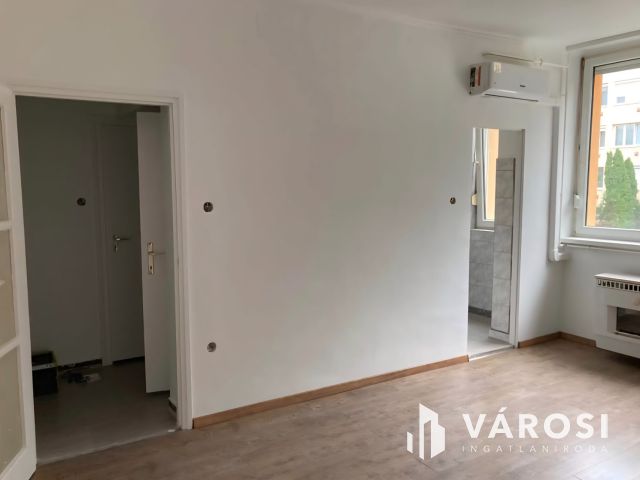 Felújított kislakás Tökölön