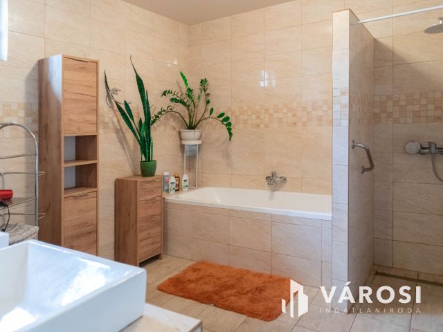 Kiváló lokáció, sokoldalúan hasznosítható ingatlan