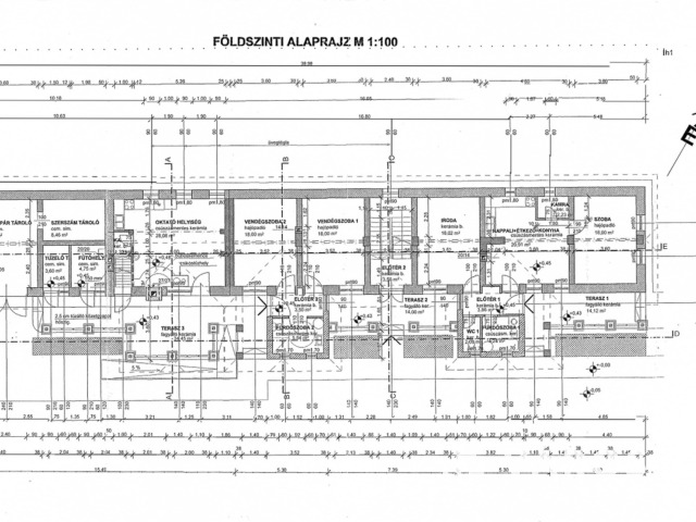 Tágas otthon lehetősége Újiráz központjában