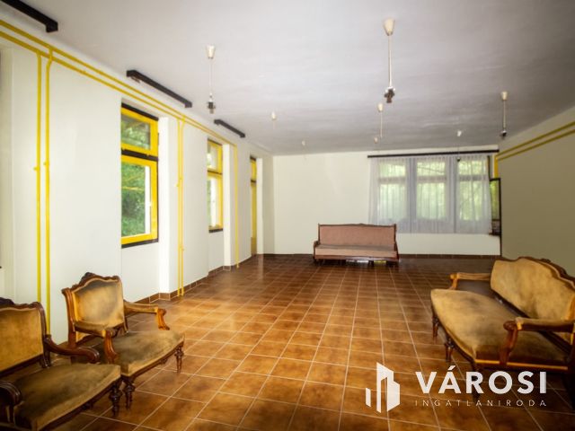 Turisztikai, közösségi célra is alkalmas üdülő Szanazugban