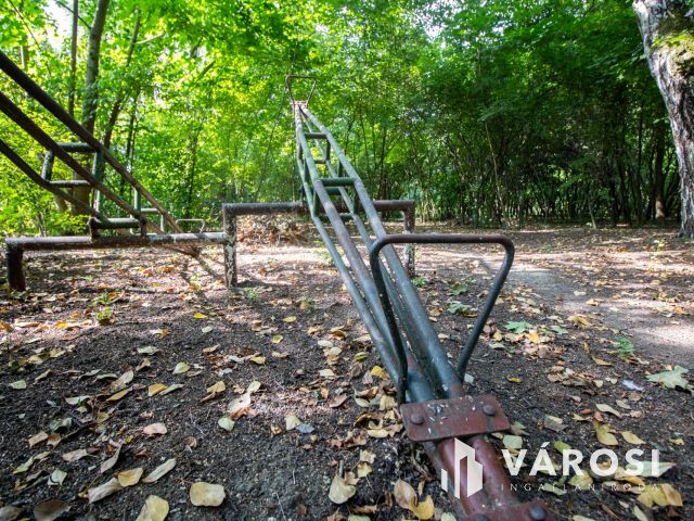 Turisztikai, közösségi célra is alkalmas üdülő Szanazugban