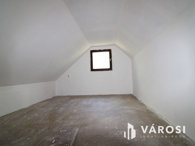 Nyaraló Gyula Szanazugban.