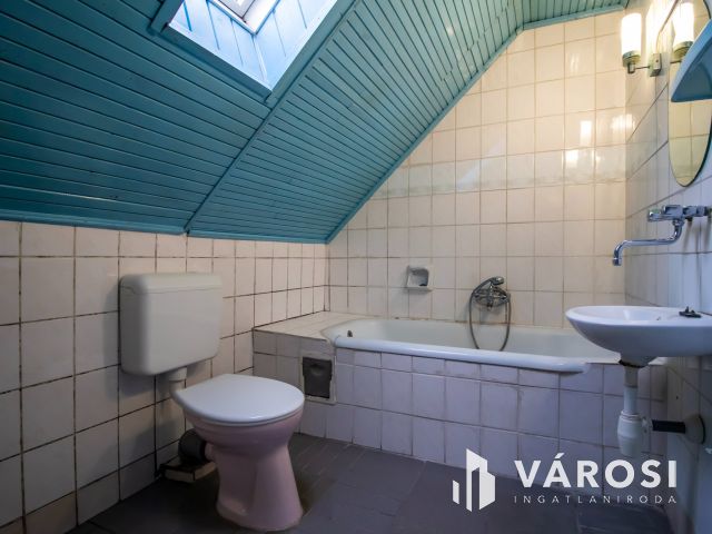 Két lakásos családi ház a Ráchegyen