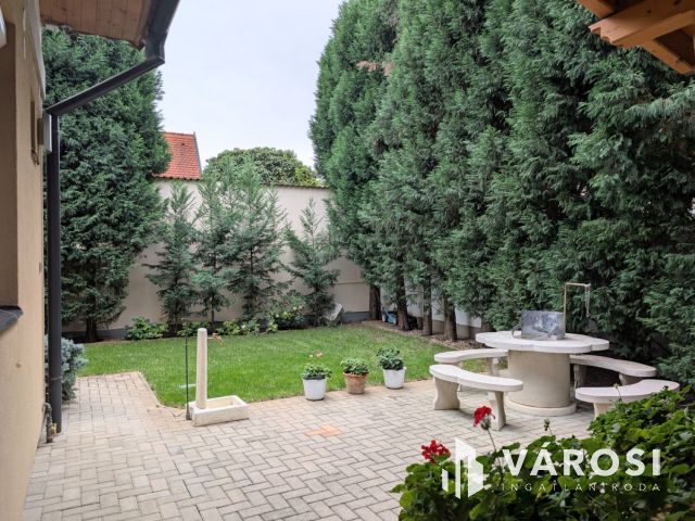 Prémium minőségű ház kiadó a Munkácsy negyedben!