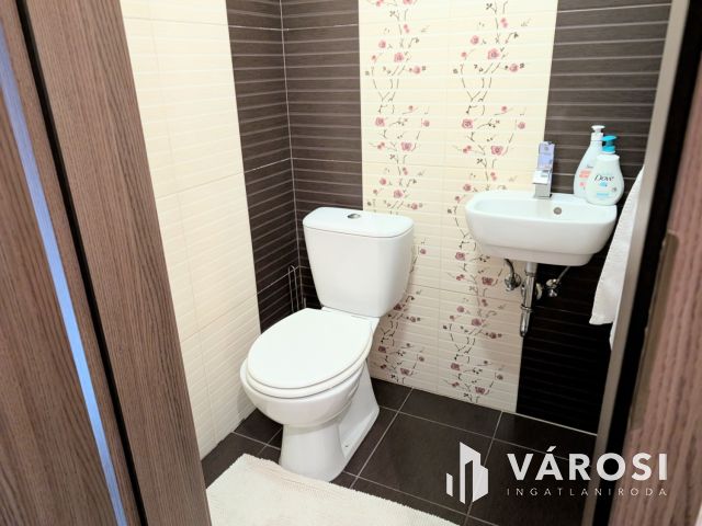 Prémium minőségű ház kiadó a Munkácsy negyedben!