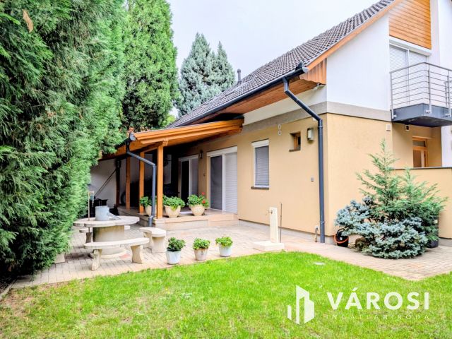 Prémium minőségű ház kiadó a Munkácsy negyedben!