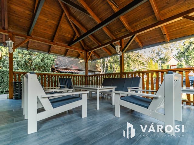 Szanazugi apartmanházak medencével,jakuzzival