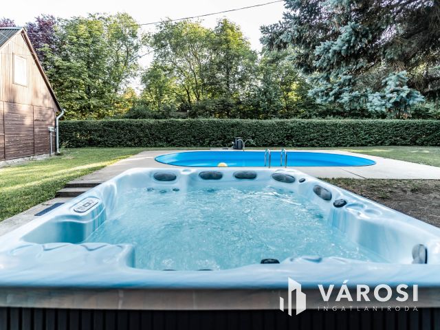 Eladó apartmanház-komplexum a Körösök mellett