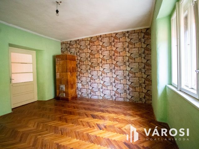 Előkertes, négy szobás családiház Újkígyóson