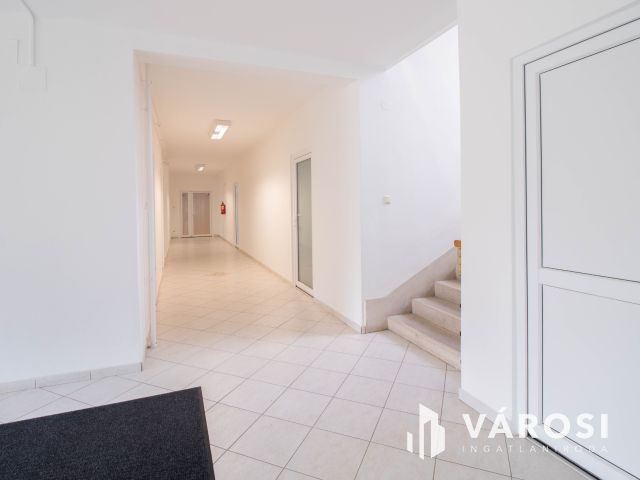 Rákosmentén, Pesti úti irodaházban 1.emeleti, 21 m2-es iroda