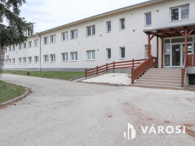 Rákosmentén, Pesti úti irodaházban 1.emeleti, 21 m2-es iroda