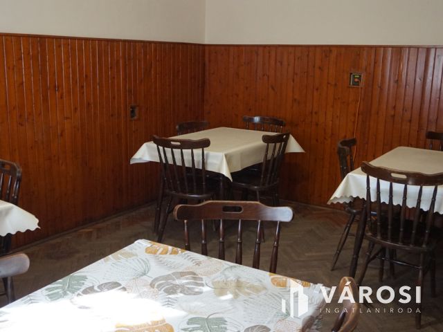 Eladó ház jó helyen Vásárhelyen