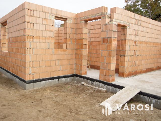 Új építésű családi ház Erdőskert csendes utcájában eladó