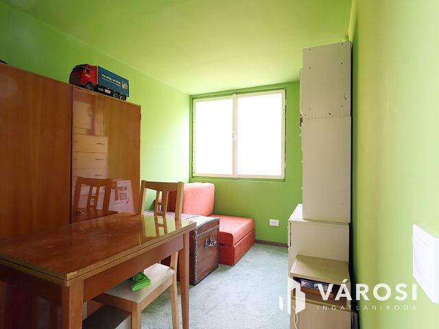 Parádsasváron erdővel határos nyaraló eladó