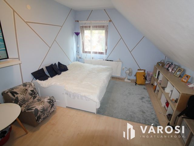 Kétszintes ház Gyulaváriban garázzsal.