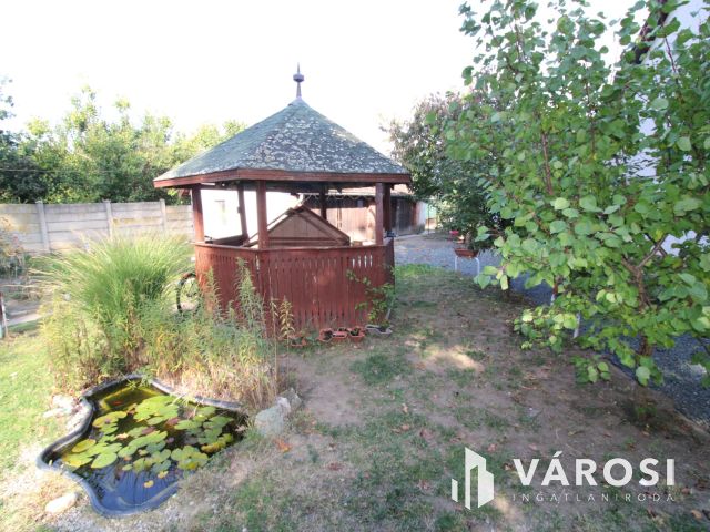 Kétszintes ház Gyulaváriban garázzsal.