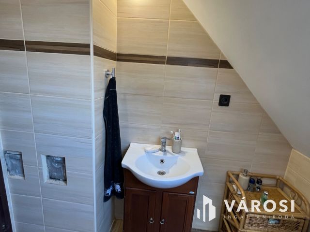 Debrecen Homokertben, Csendes Szép Utcában, Jó Ház Eladó!