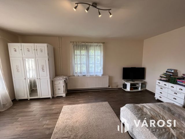 Debrecen Homokertben, Csendes Szép Utcában, Jó Ház Eladó!