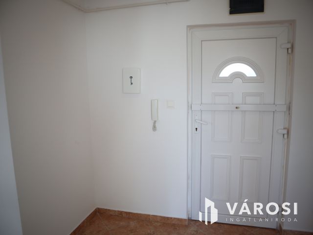 Eladó kétszobás lakás a Bartucz Lajos utcában!