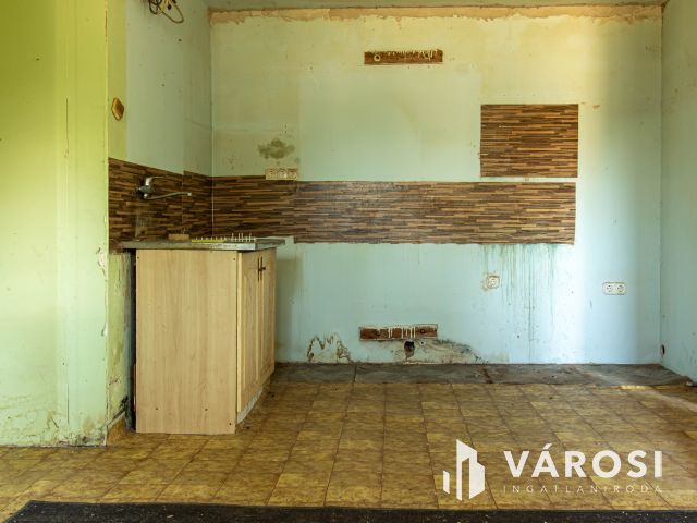 Patakparti építési telek Tinnyén – csak készpénzes vevőknek