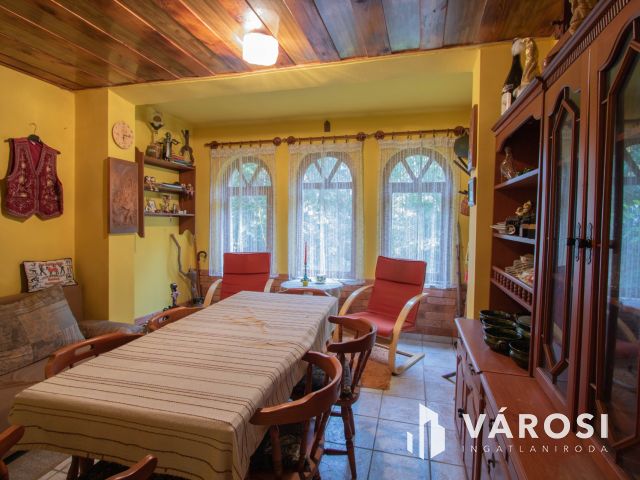 Lovásziban, kedves kis hangulatú zártkerti ingatlan eladó!